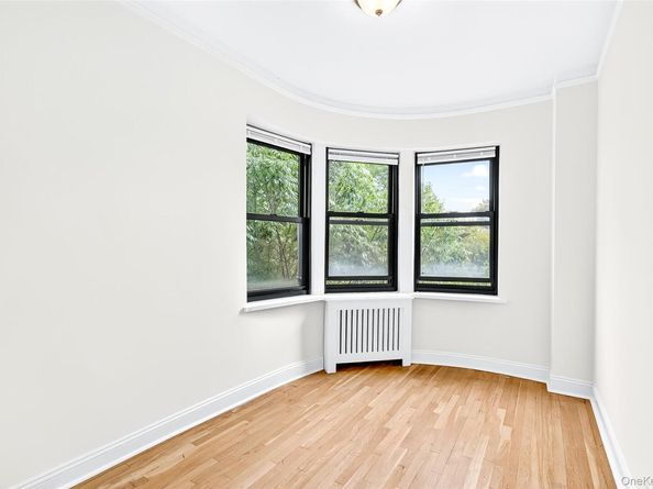 190 E Mosholu Parkway S 4C, Bronx NY 10458