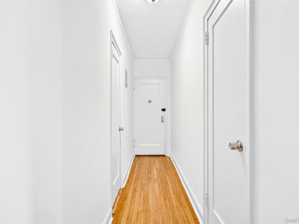 190 E Mosholu Parkway S 4C, Bronx NY 10458