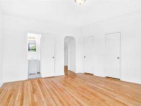 190 E Mosholu Parkway S 4C, Bronx NY 10458