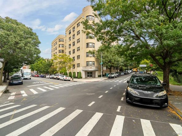 190 E Mosholu Parkway S 4C, Bronx NY 10458