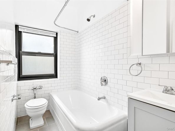 190 E Mosholu Parkway S 4C, Bronx NY 10458