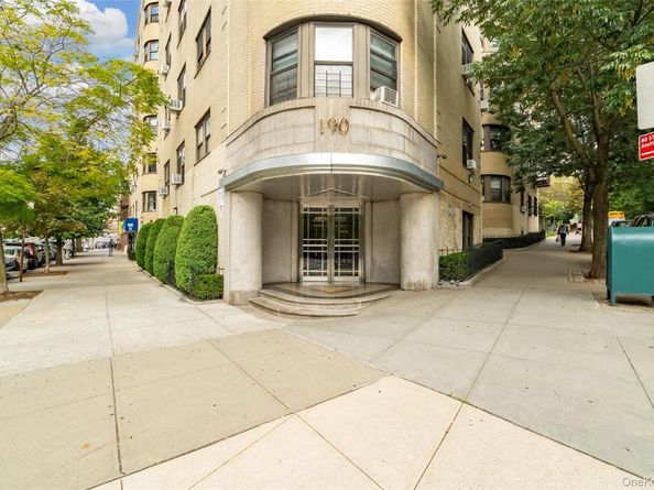 190 E Mosholu Parkway S 4C, Bronx NY 10458