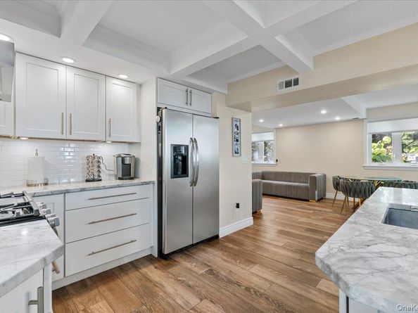 30 Bunny Lane, East Setauket NY 11733