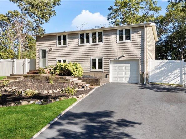 30 Bunny Lane, East Setauket NY 11733