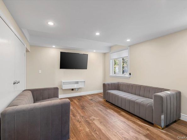 30 Bunny Lane, East Setauket NY 11733