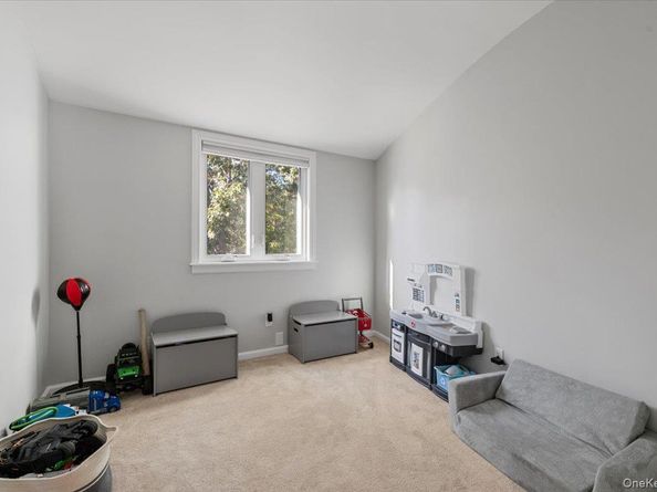 30 Bunny Lane, East Setauket NY 11733