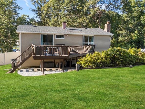 30 Bunny Lane, East Setauket NY 11733