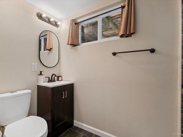 30 Bunny Lane, East Setauket NY 11733