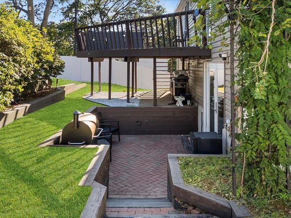 30 Bunny Lane, East Setauket NY 11733