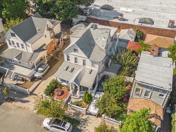 10021 87th Avenue, Richmond Hill NY 11418