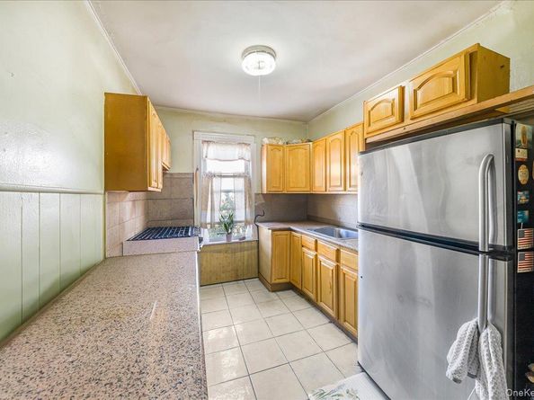 10021 87th Avenue, Richmond Hill NY 11418