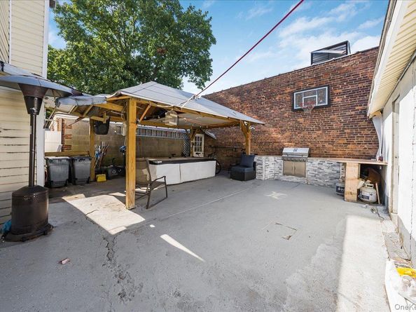 10021 87th Avenue, Richmond Hill NY 11418