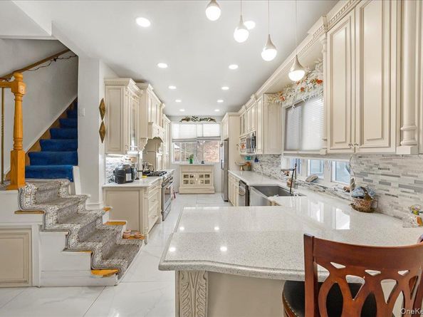 10021 87th Avenue, Richmond Hill NY 11418