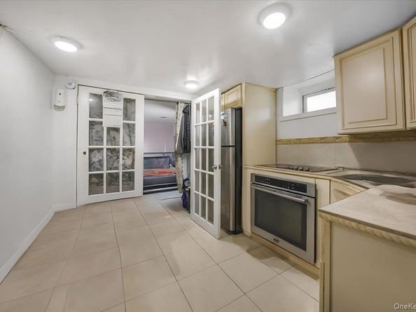 10021 87th Avenue, Richmond Hill NY 11418
