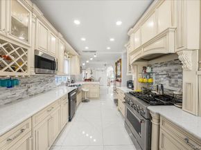 10021 87th Avenue, Richmond Hill NY 11418