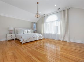 2 Hamilton Street, Farmingdale NY 11735