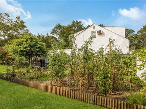 2 Hamilton Street, Farmingdale NY 11735