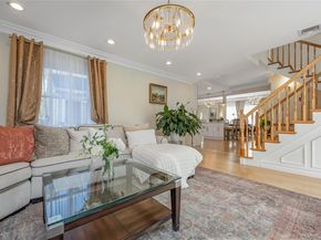 2 Hamilton Street, Farmingdale NY 11735