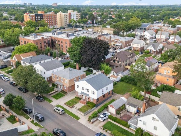 61-31 182nd Street, Fresh Meadows NY 11365