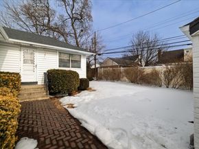 36 Wellsboro Road, Valley Stream NY 11580