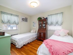 36 Wellsboro Road, Valley Stream NY 11580