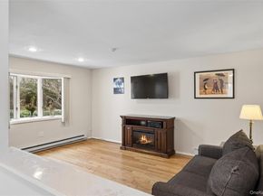 25 Freemont Lane, Coram NY 11727