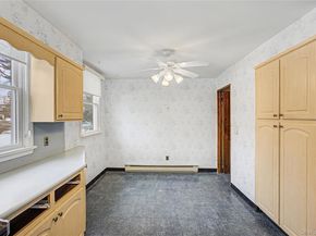 26 Pinetree Lane, Roslyn Heights NY 11577