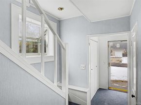 26 Pinetree Lane, Roslyn Heights NY 11577