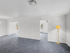 26 Pinetree Lane, Roslyn Heights NY 11577