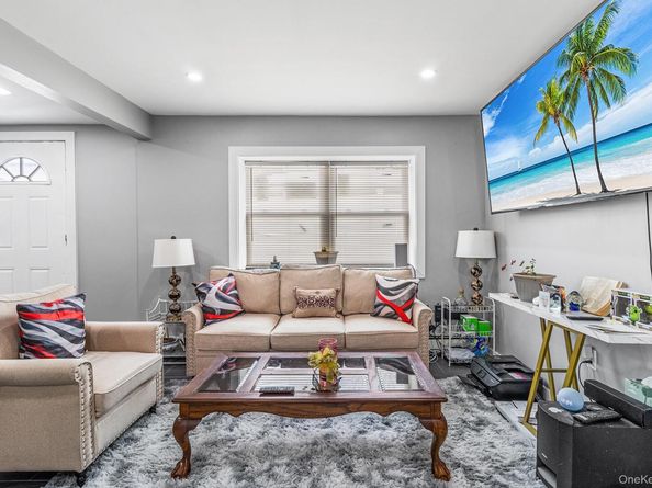 9 Deer Street, Wyandanch NY 11798