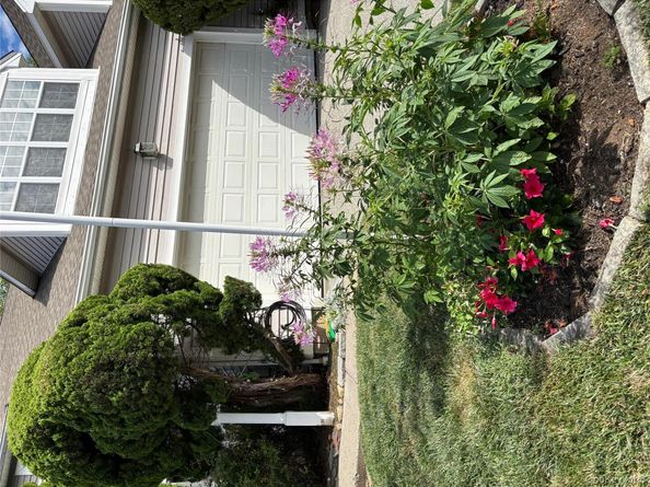 83 Roundtop Road, Yonkers NY 10710