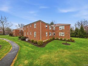 2 Bryant Crescent 1N, White Plains NY 10605