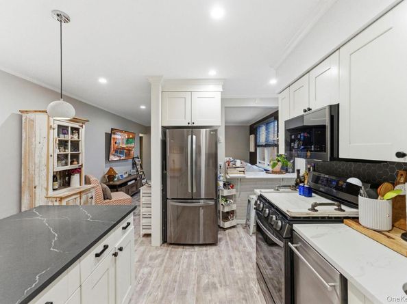 2 Bryant Crescent 1N, White Plains NY 10605
