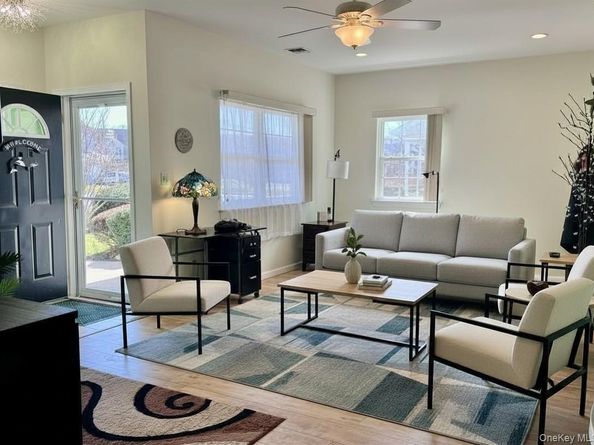 4001 Saint Andrews Avenue 4001, Riverhead NY 11901