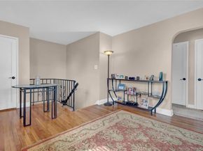25403 74th Avenue A 2, Glen Oaks NY 11004