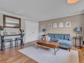 77 Farmers Avenue, Lindenhurst NY 11757