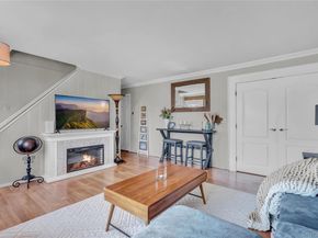 77 Farmers Avenue, Lindenhurst NY 11757