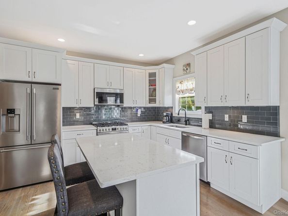 20 Dogwood Lane, East Moriches NY 11940