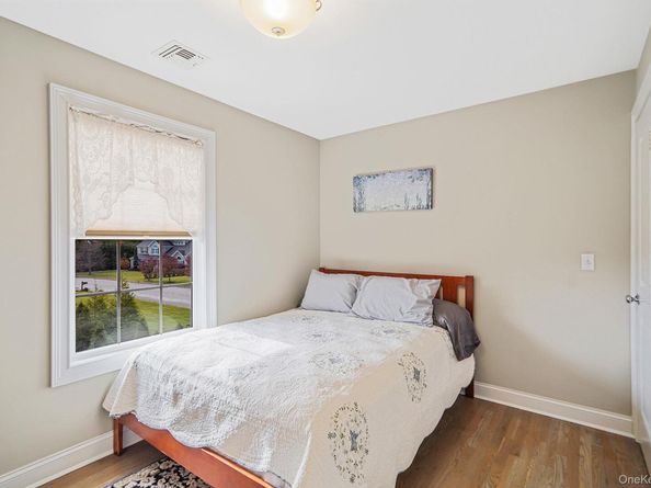 20 Dogwood Lane, East Moriches NY 11940