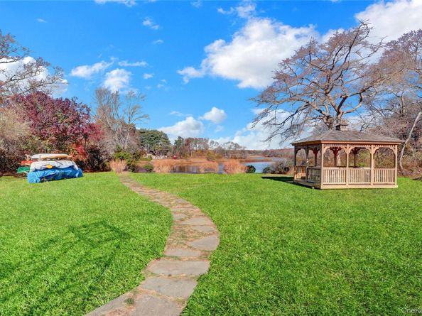 75 Artist Lake Drive, Middle Island NY 11953