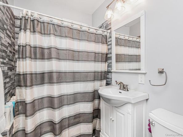 1352 Hollywood Avenue, Bronx NY 10461