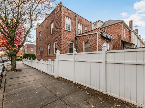 1352 Hollywood Avenue, Bronx NY 10461