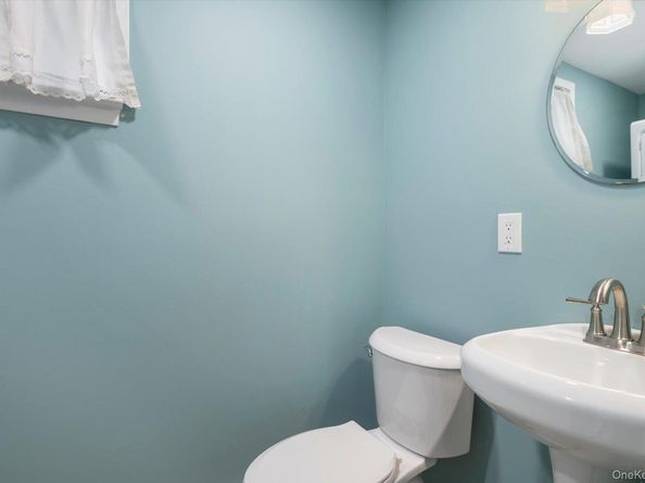 17 Evans Avenue, Farmingdale NY 11735