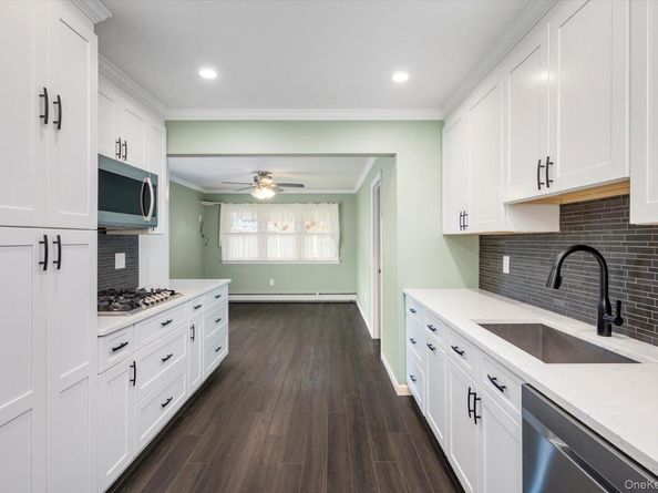 17 Evans Avenue, Farmingdale NY 11735