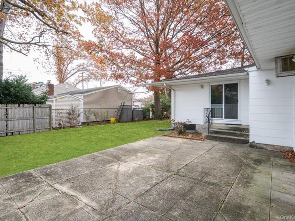 17 Evans Avenue, Farmingdale NY 11735