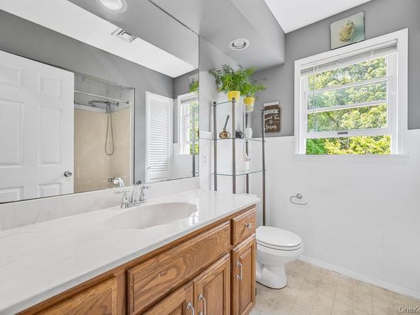 4 Cooks Lane, Westhampton NY 11977