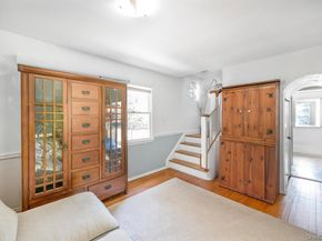 4 Cooks Lane, Westhampton NY 11977