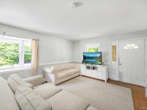 4 Cooks Lane, Westhampton NY 11977