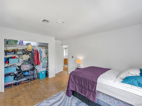 4 Cooks Lane, Westhampton NY 11977