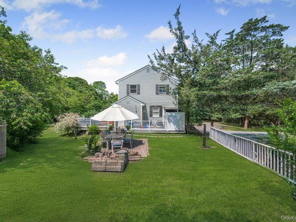 4 Cooks Lane, Westhampton NY 11977